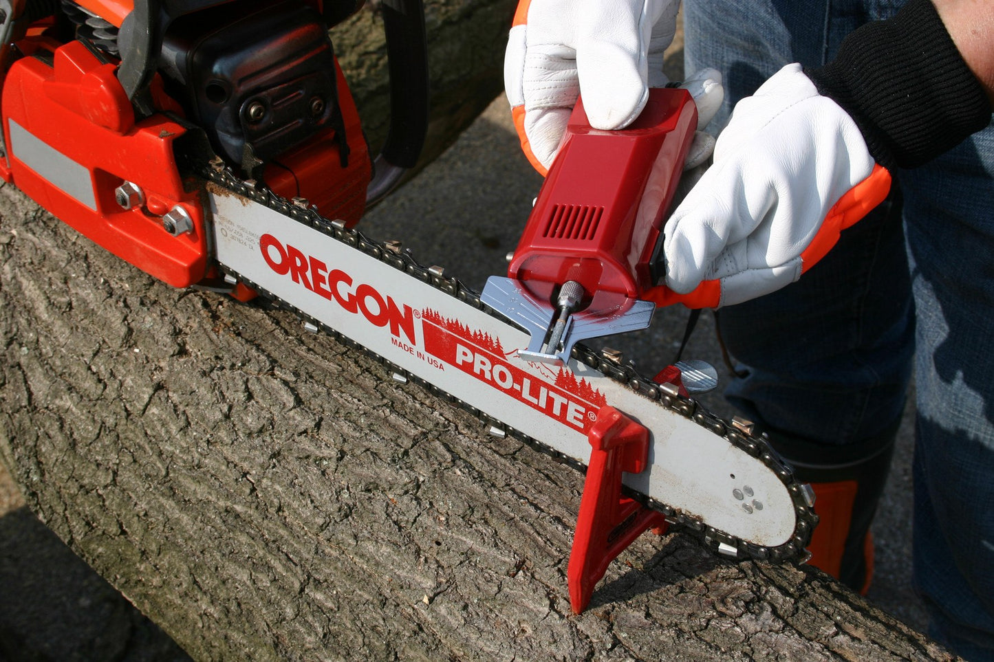 Oregon 585015 SureSharp 12v Chainsaw Chain Grinder / Sharpener in use - NewSawChains