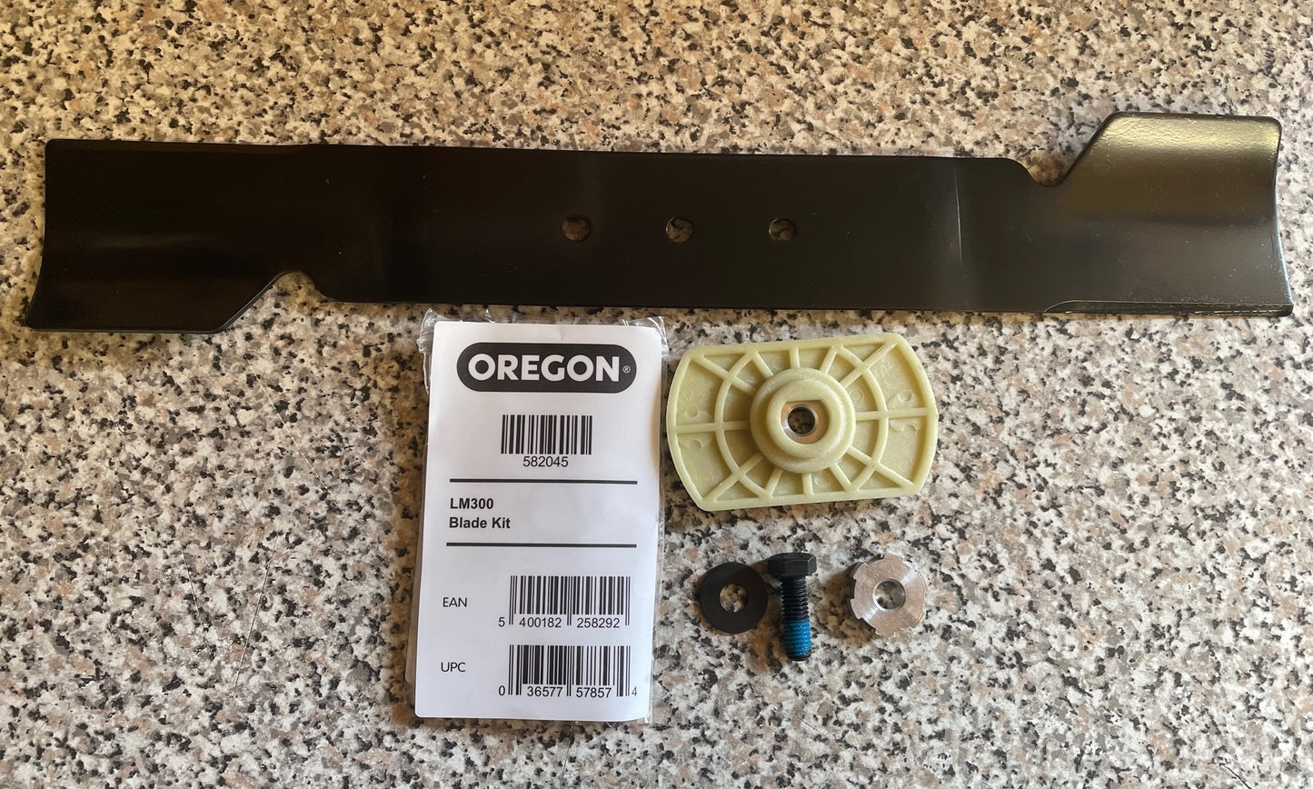 Oregon 582045 Lawnmower Blade Kit For LM300 - OBSOLETE